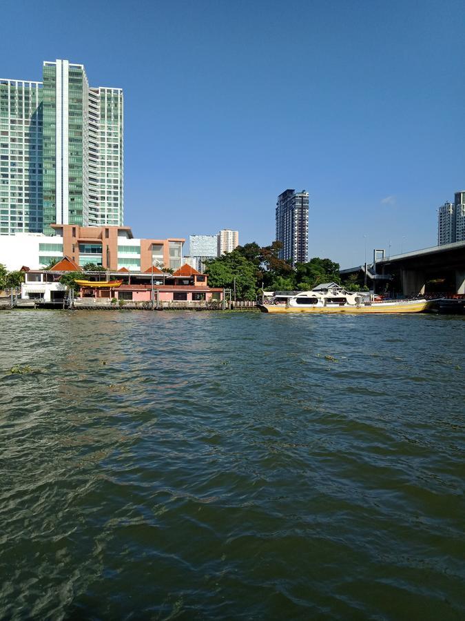 Baan Sathorn Riverfront Bangkok Esterno foto