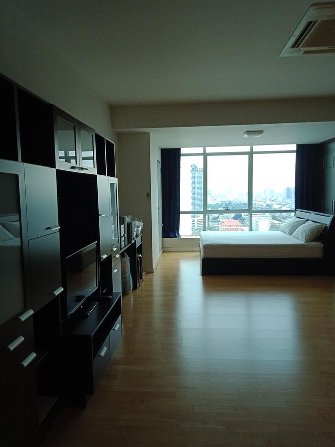Baan Sathorn Riverfront Bangkok Esterno foto