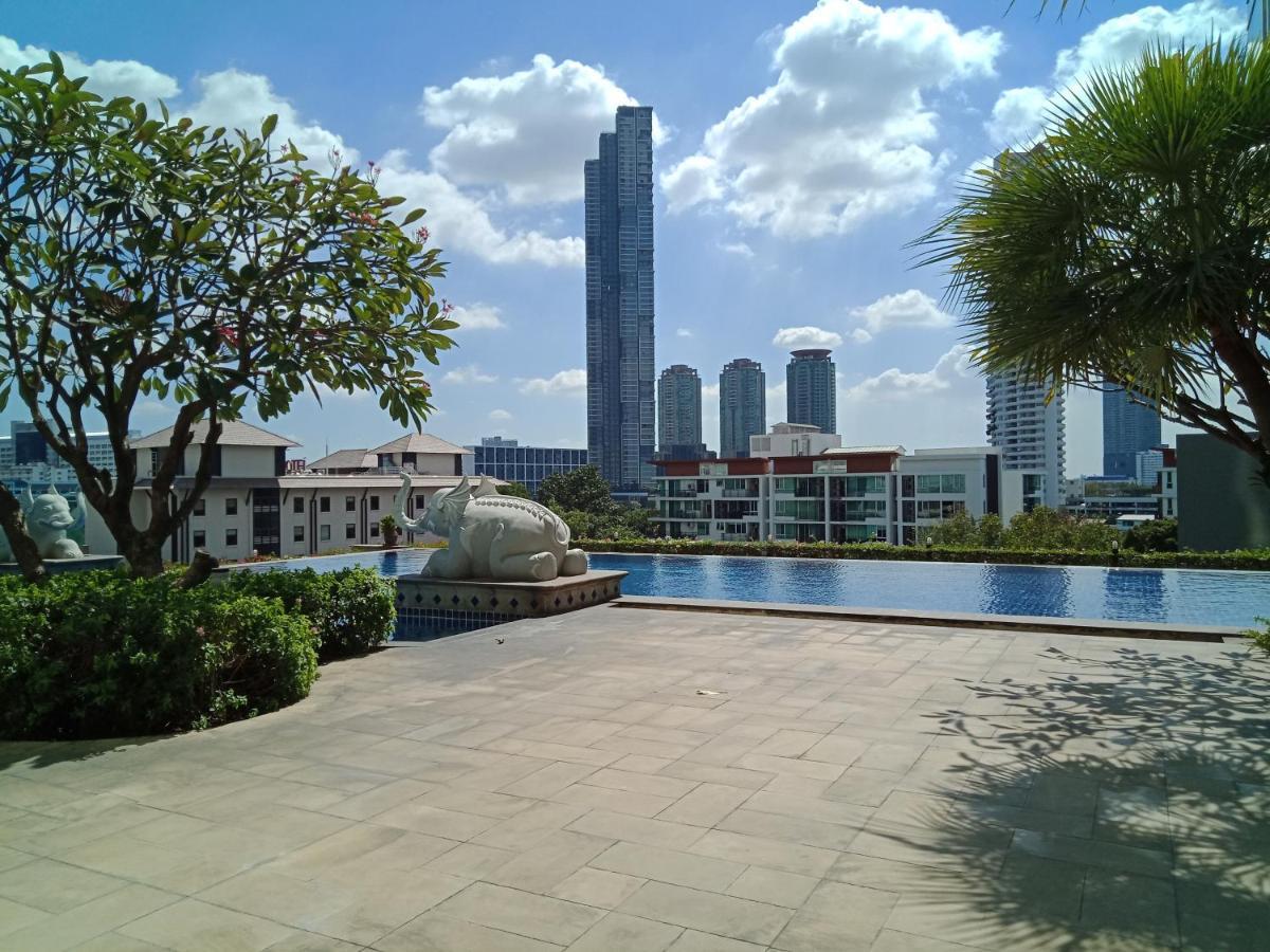 Baan Sathorn Riverfront Bangkok Esterno foto