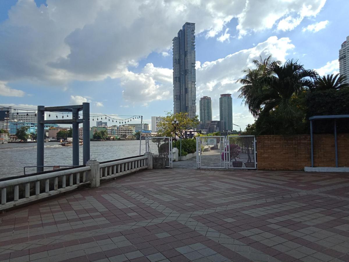 Baan Sathorn Riverfront Bangkok Esterno foto