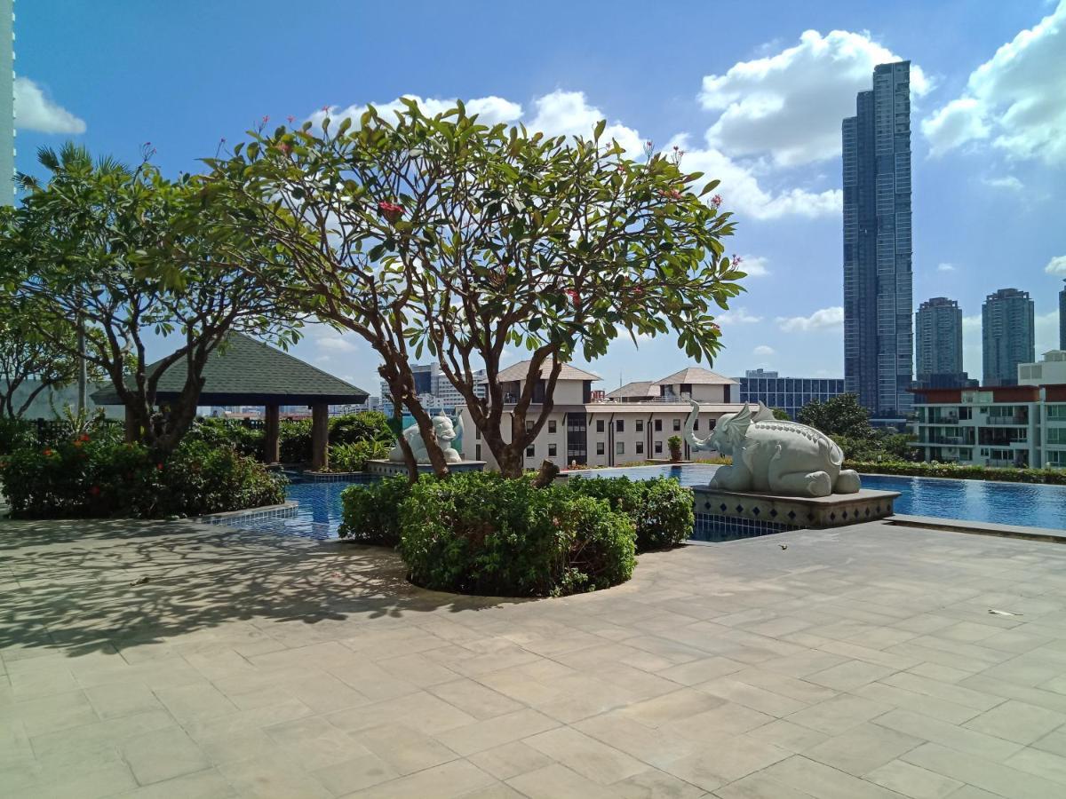 Baan Sathorn Riverfront Bangkok Esterno foto